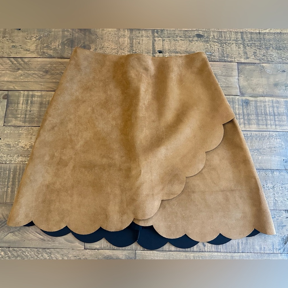 NWT Lush scalloped faux suede mini skirt -‎ Size Small